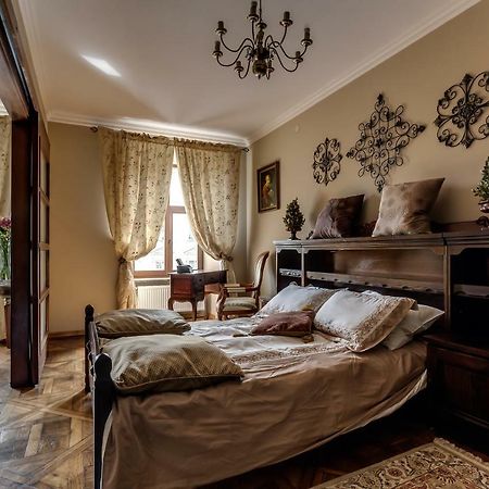 Apartment On Rynok Square Lviv Extérieur photo