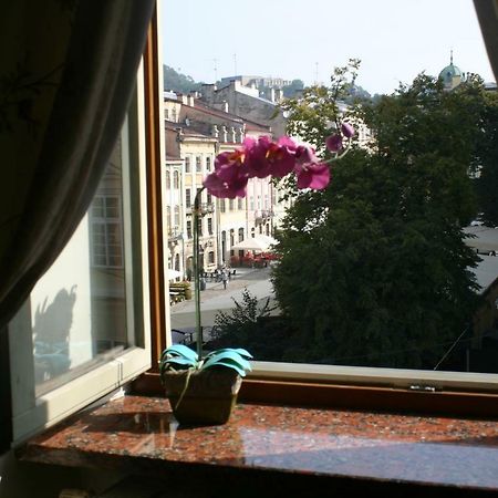 Apartment On Rynok Square Lviv Extérieur photo
