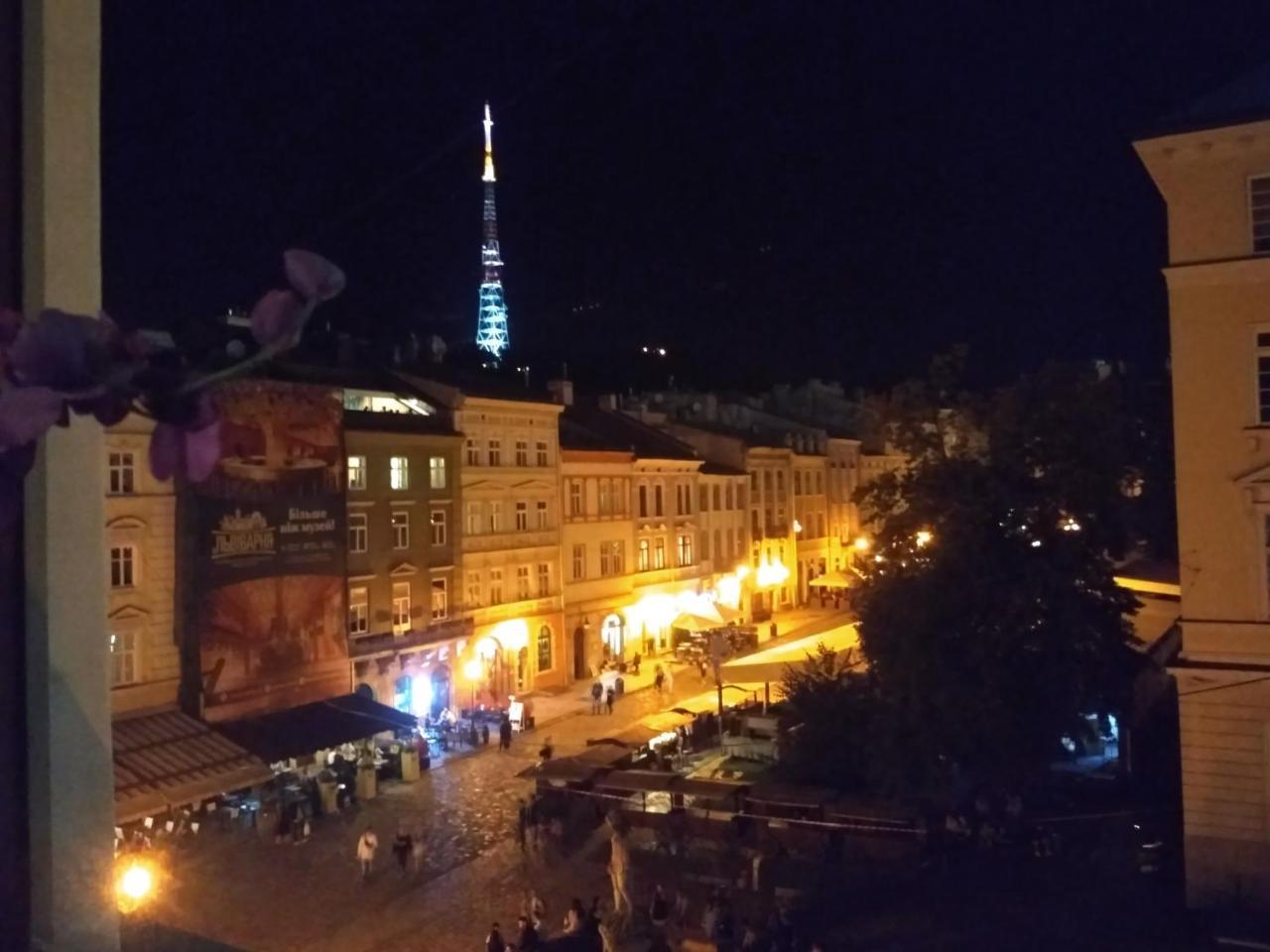 Apartment On Rynok Square Lviv Extérieur photo
