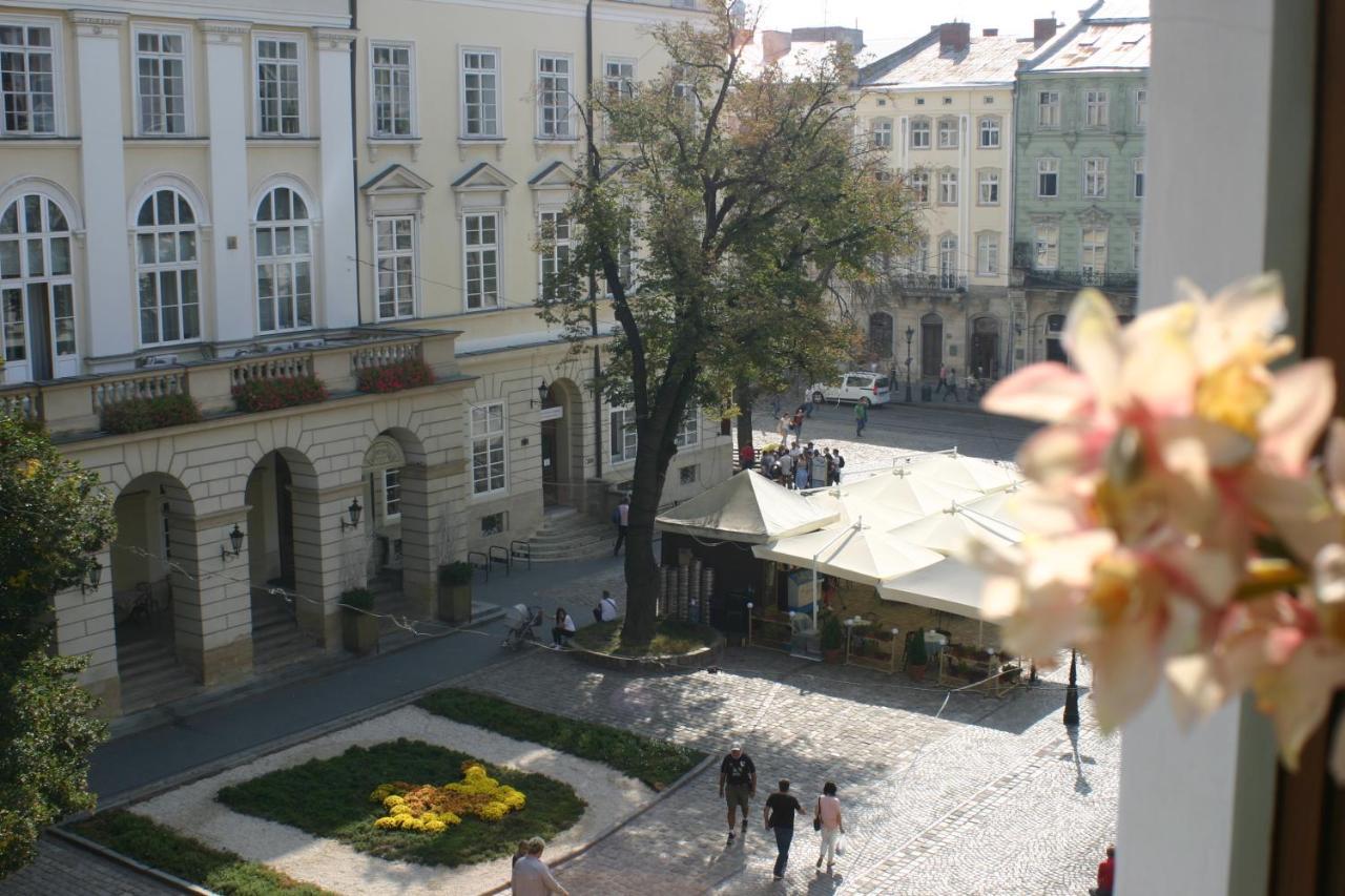 Apartment On Rynok Square Lviv Extérieur photo