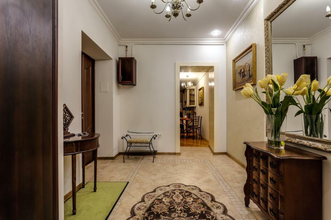 Apartment On Rynok Square Lviv Extérieur photo