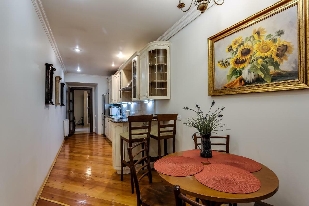Apartment On Rynok Square Lviv Extérieur photo