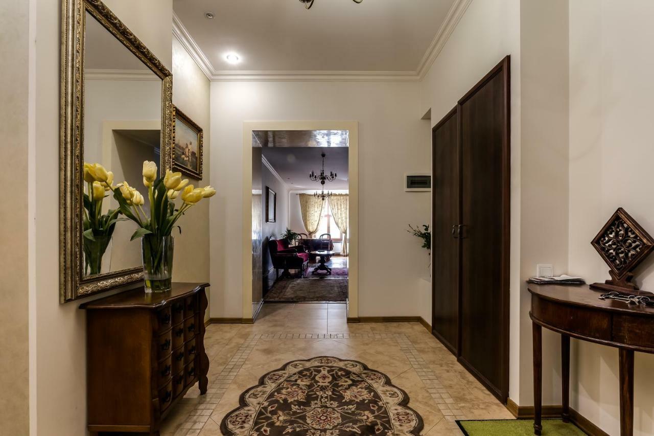 Apartment On Rynok Square Lviv Extérieur photo