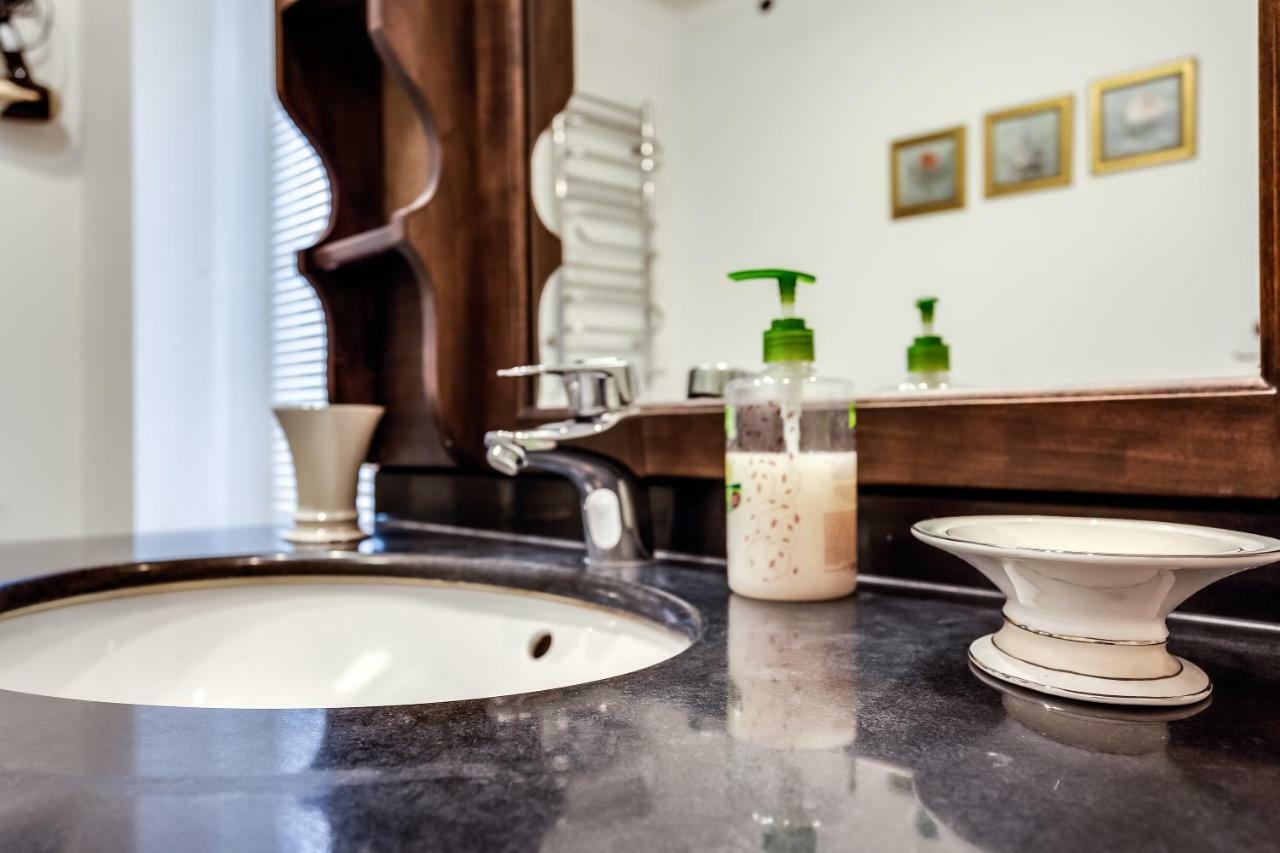 Apartment On Rynok Square Lviv Extérieur photo